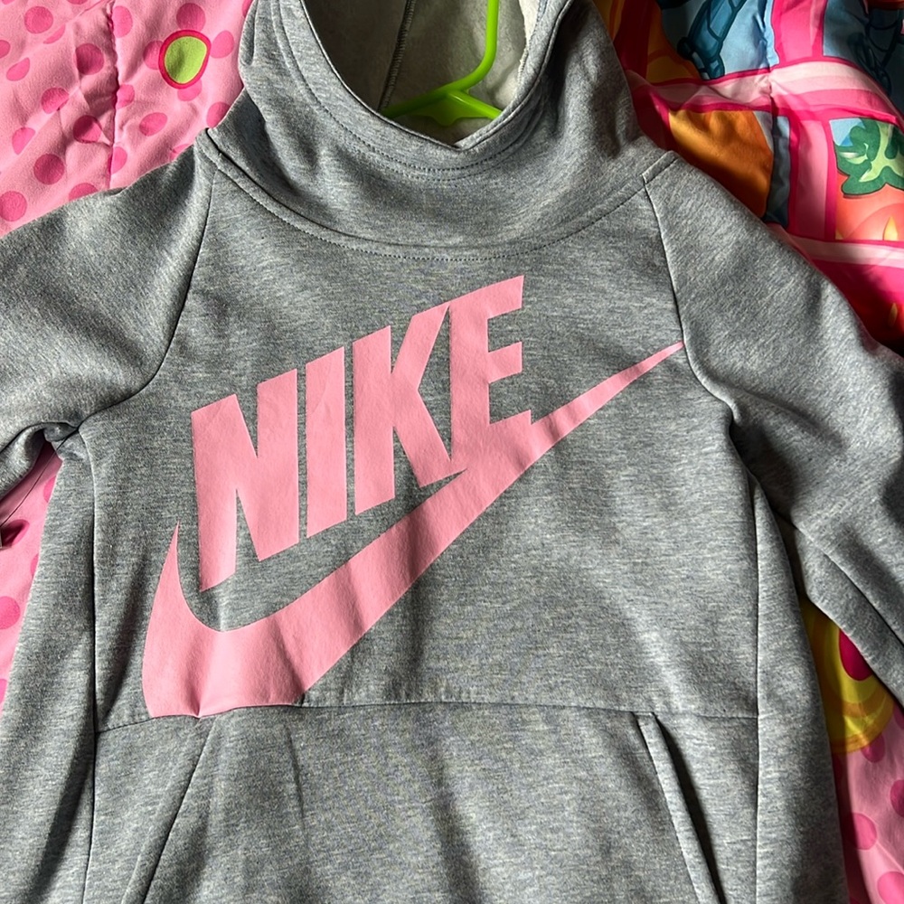 Nike Standard Fit Hoodie